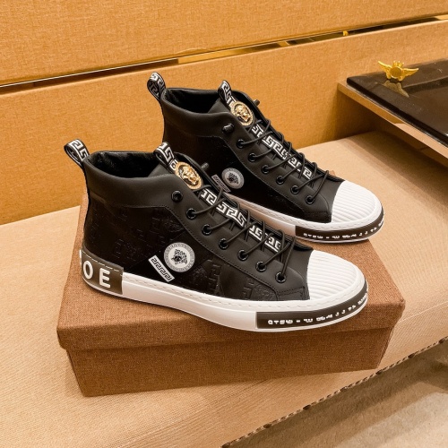 Versace High Tops Shoes For Men #1035752