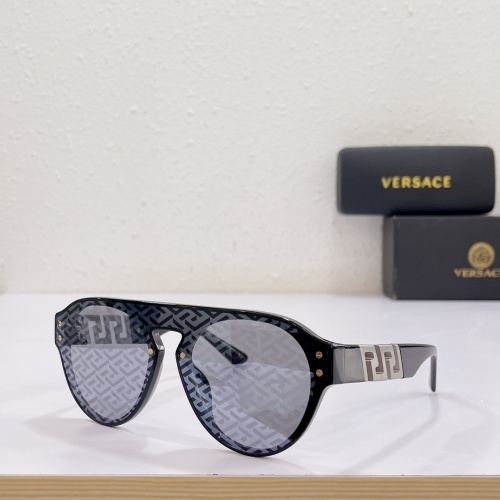 Versace AAA Quality Sunglasses #1035831