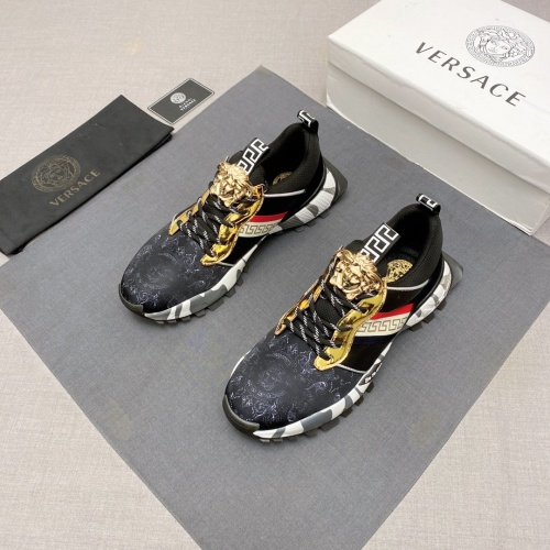Versace Casual Shoes For Men #1037958