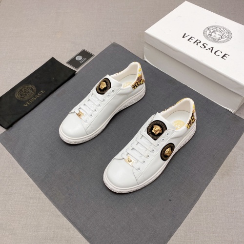 Versace Casual Shoes For Men #1037970