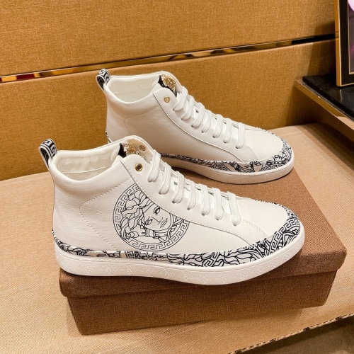 Versace High Tops Shoes For Men #1038159