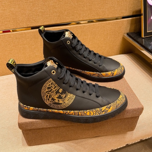 Versace High Tops Shoes For Men #1038160