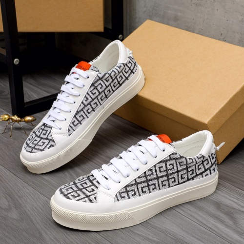 Givenchy Casual Shoes For Men #1038222