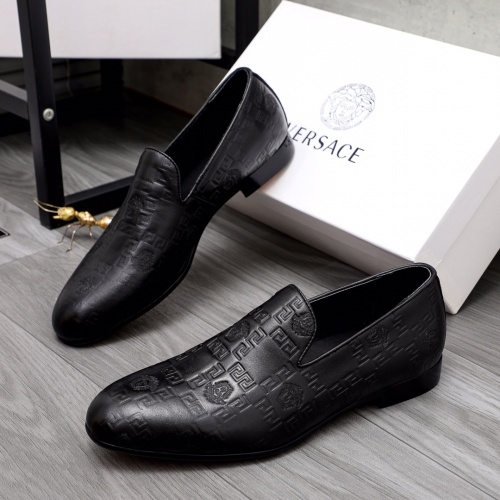 Versace Leather Shoes For Men #1038312