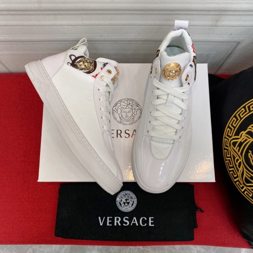 Versace High Tops Shoes For Men #1038708