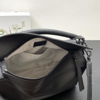 $108.00 USD LOEWE AAA Quality Messenger Bags For Women #1031136
