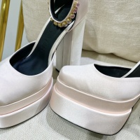 $140.00 USD Versace Sandal For Women #1038033