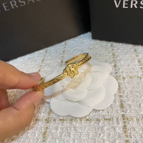 Replica Versace Bracelet #1039273 $27.00 USD for Wholesale