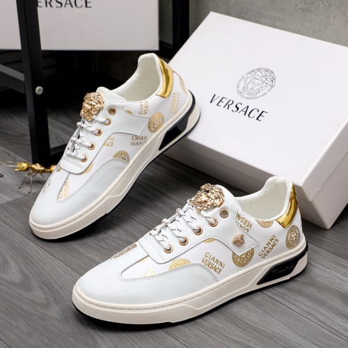 Versace Casual Shoes For Men #1040133
