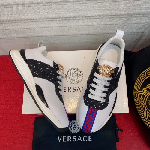 Versace Casual Shoes For Men #1040360