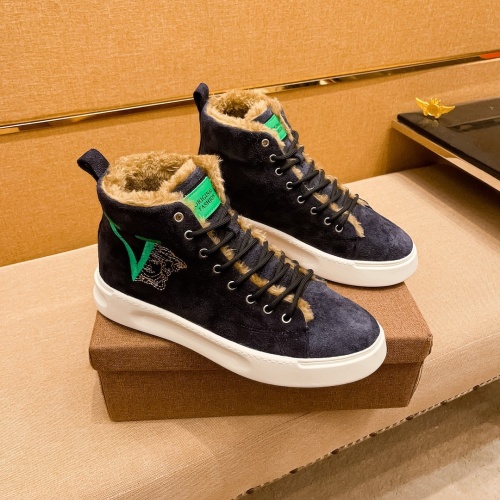 Versace High Tops Shoes For Men #1040426
