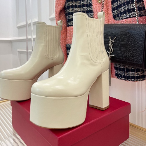 Valentino Boots For Women #1040684