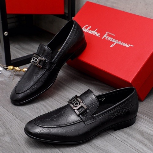 Salvatore Ferragamo Leather Shoes For Men #1042396
