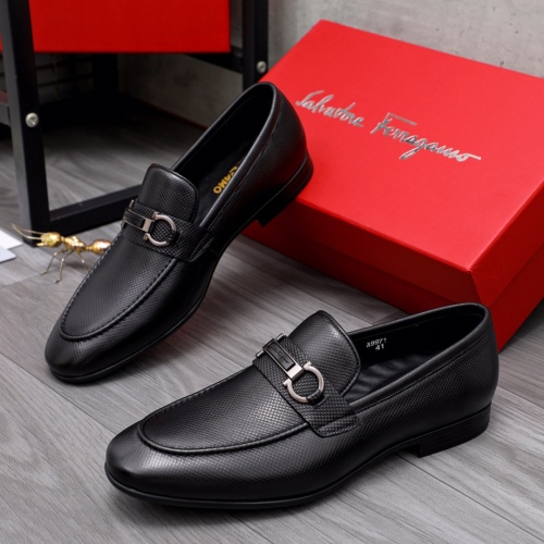 Salvatore Ferragamo Leather Shoes For Men #1042397