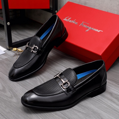 Salvatore Ferragamo Leather Shoes For Men #1042404