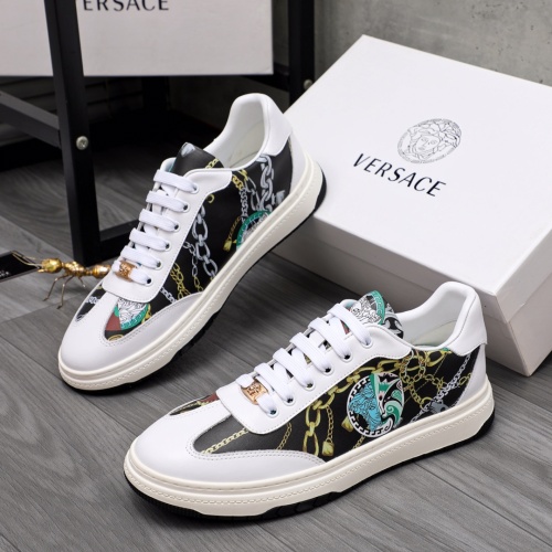 Versace Casual Shoes For Men #1042550