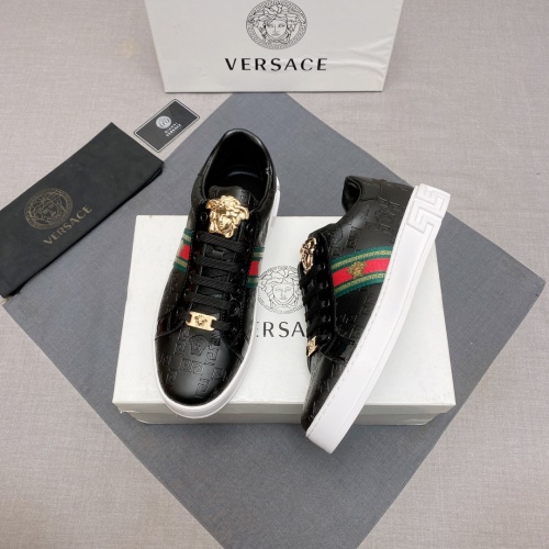 Versace Casual Shoes For Men #1042905