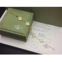 $29.00 USD Van Cleef & Arpels Bracelet For Women #1039537