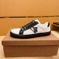 $72.00 USD Versace Casual Shoes For Men #1040452