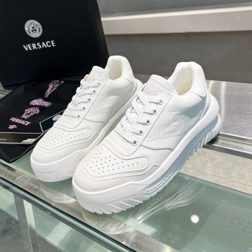 Versace Casual Shoes For Men #1043400