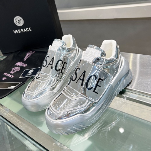 Versace Casual Shoes For Men #1043410