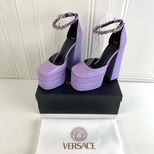 Versace Sandal For Women #1043714