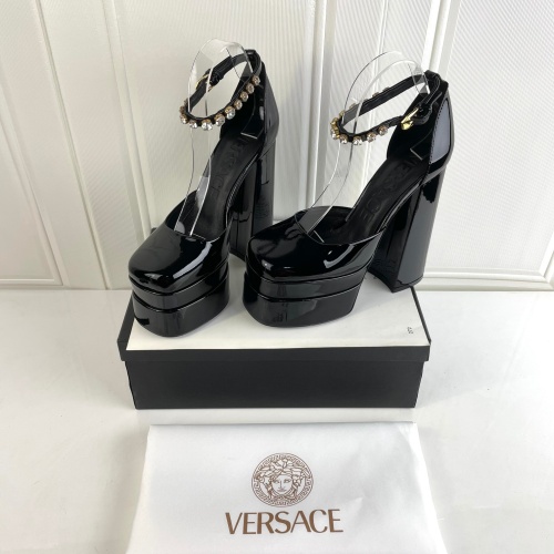 Versace Sandal For Women #1043719