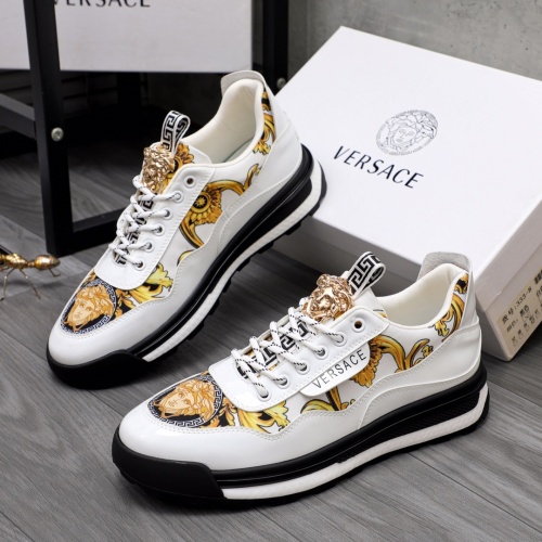 Versace Casual Shoes For Men #1044268