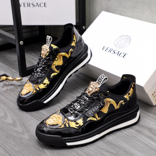 Versace Casual Shoes For Men #1044269