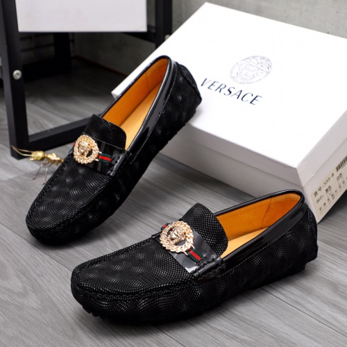 Versace Leather Shoes For Men #1044287