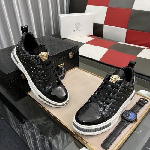 Replica Versace Casual Shoes For Men #1044552 $76.00 USD for Wholesale