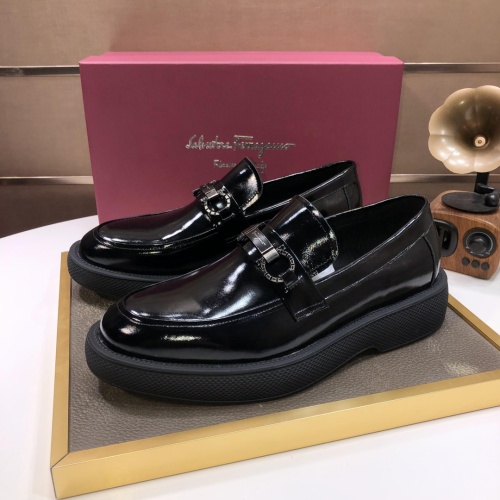 Salvatore Ferragamo Leather Shoes For Men #1044595