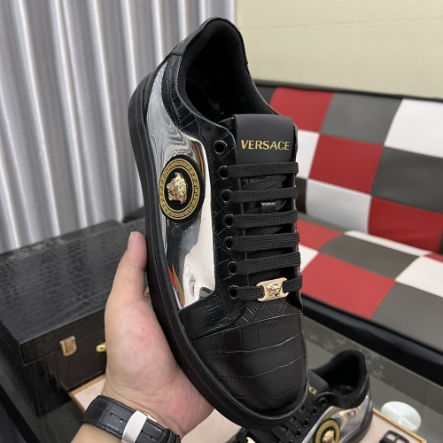 Replica Versace Casual Shoes For Men #1044924 $76.00 USD for Wholesale