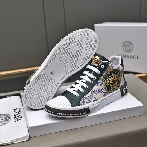 Versace High Tops Shoes For Men #1045003