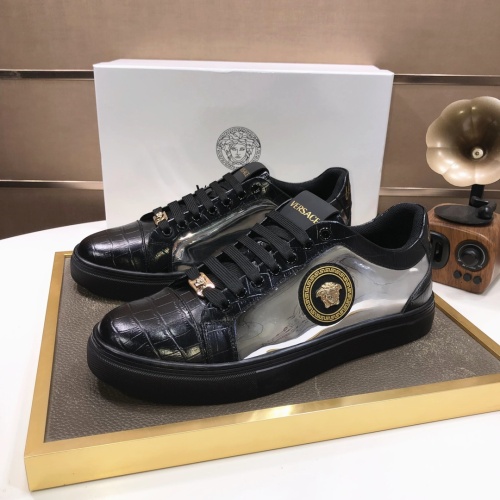 Versace Casual Shoes For Men #1045100