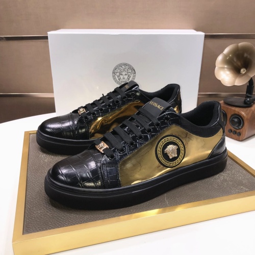Versace Casual Shoes For Men #1045101