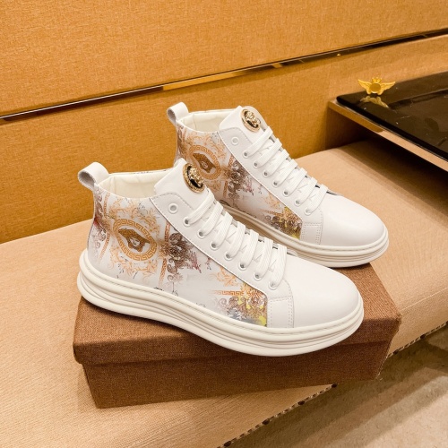 Versace High Tops Shoes For Men #1045222