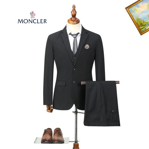 Moncler Tracksuits Long Sleeved For Men #1045562