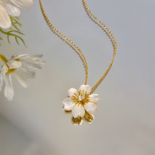 Replica Van Cleef & Arpels Necklaces For Women #1046651 $41.00 USD for Wholesale