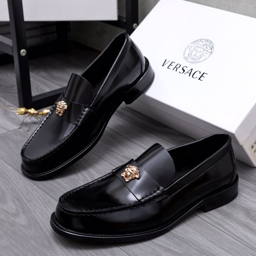 Versace Leather Shoes For Men #1049151