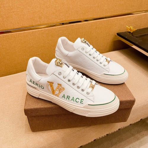 Versace Casual Shoes For Men #1049597