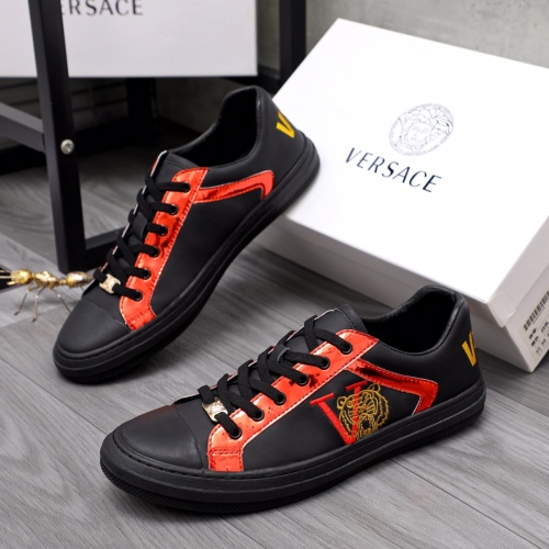 Versace Casual Shoes For Men #1049647