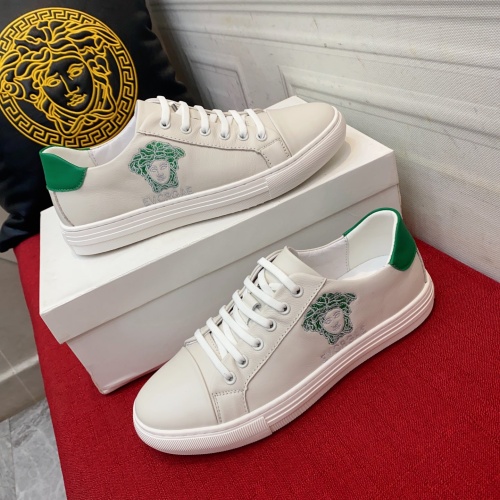 Versace Casual Shoes For Men #1049697