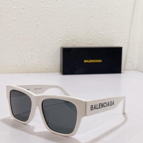 $60.00 USD Balenciaga AAA Quality Sunglasses #1050174
