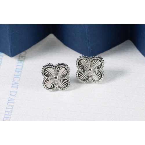 Van Cleef & Arpels Earrings For Women #1050254