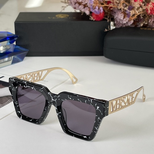 Versace AAA Quality Sunglasses #1050392