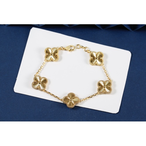 Van Cleef & Arpels Bracelet For Women #1050515