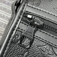 $82.00 USD Louis Vuitton AAA Man Messenger Bags #1048210