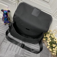 $82.00 USD Louis Vuitton AAA Man Messenger Bags #1048210