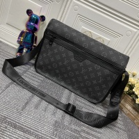 $82.00 USD Louis Vuitton AAA Man Messenger Bags #1048211